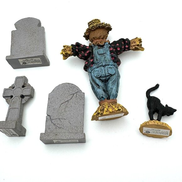 Department 45 Halloween Miniature Set Scarecrow Pumpkins Gravestones Fence 22 - Picture 10 of 10
